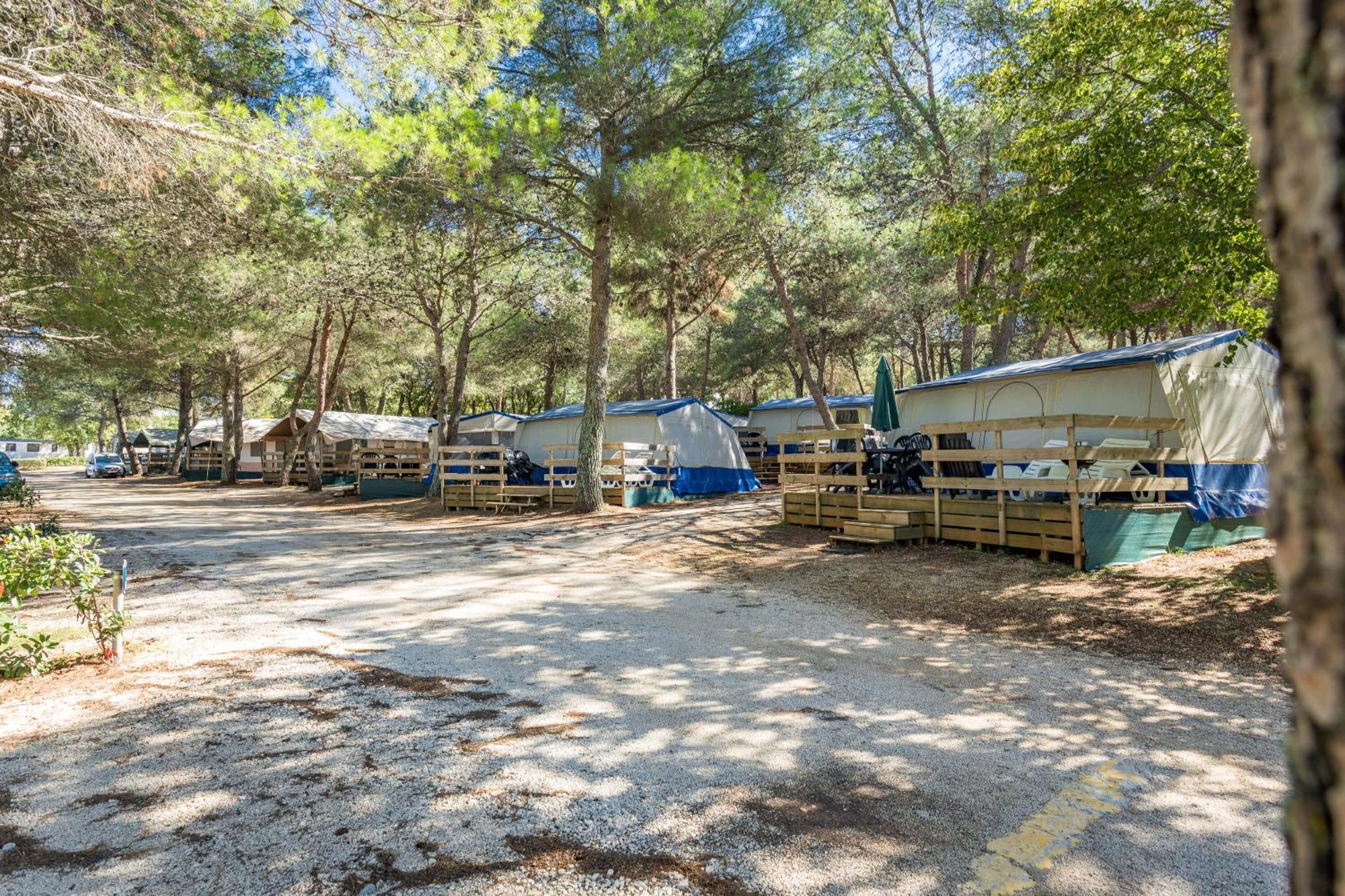 Easyatent Bungalow Tent Lanterna Červar-Porat Chambre photo