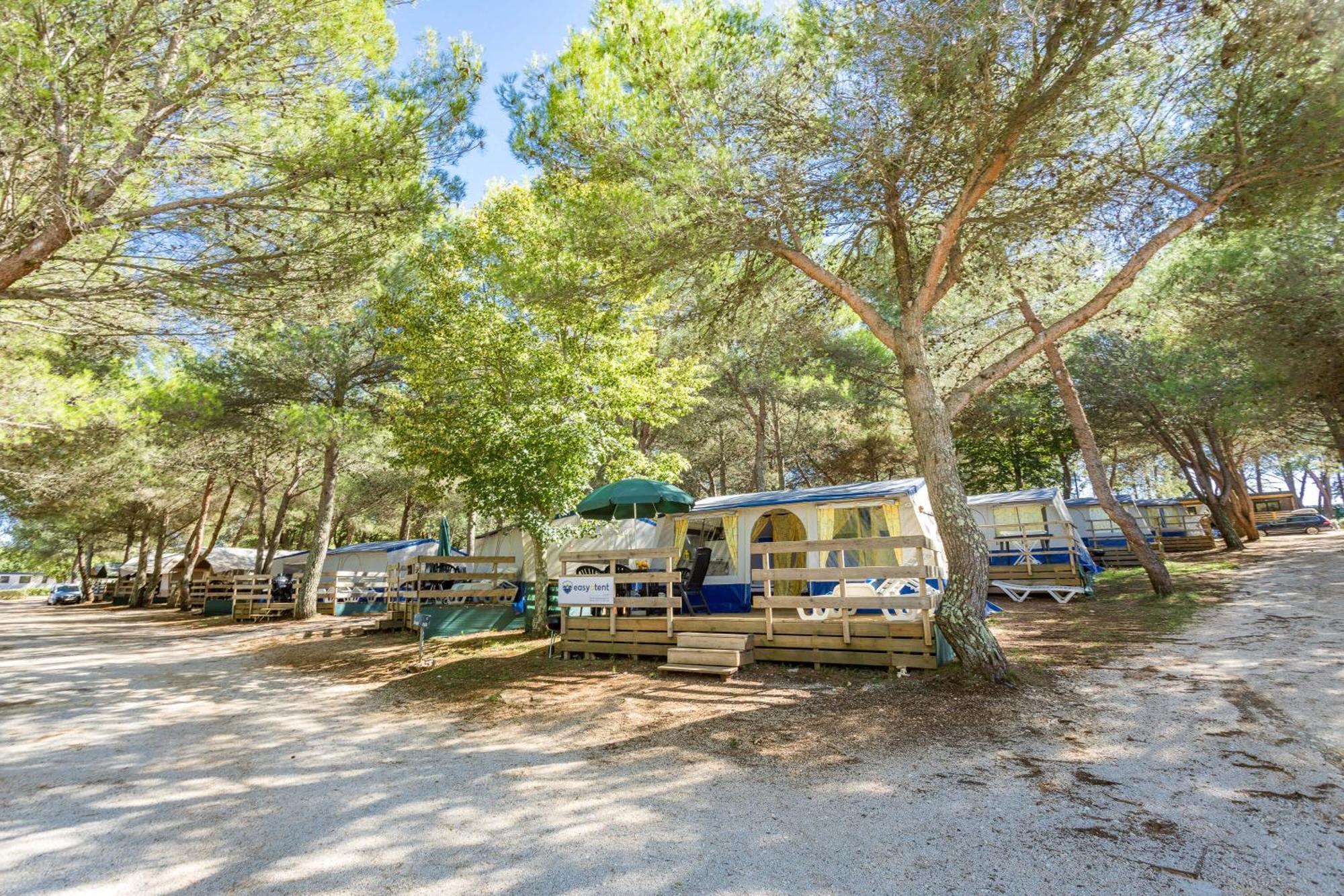 Easyatent Bungalow Tent Lanterna Červar-Porat Chambre photo