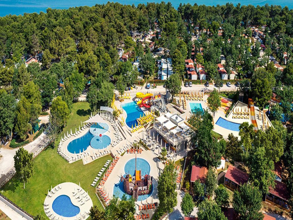 Easyatent Bungalow Tent Lanterna Červar-Porat Extérieur photo